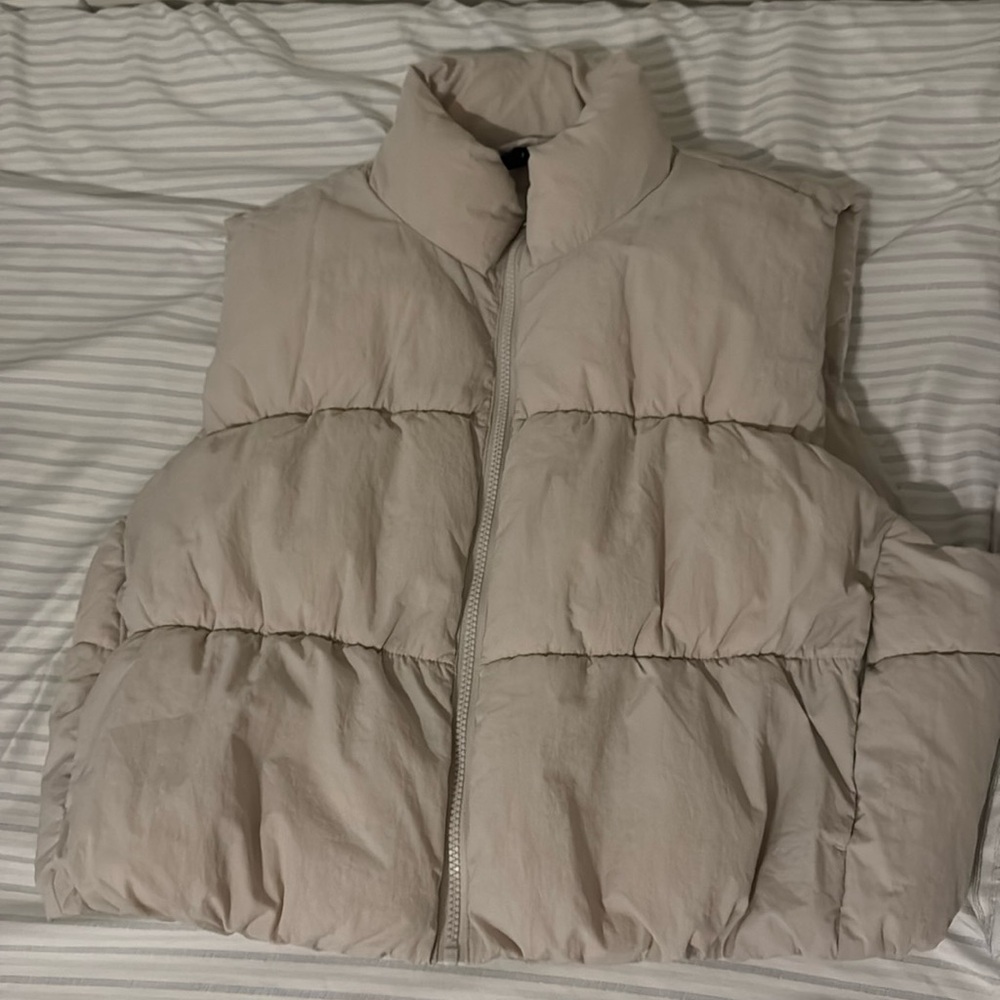 Puffer vest from H&M. Size XL. No tags. Never used